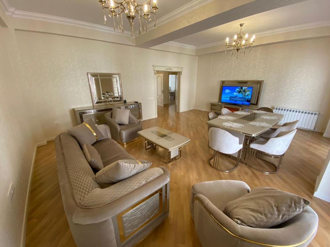 İcarəyə verilir 3 otaqlı yeni tikili 150 m² — Mənzil, Bakı (3)