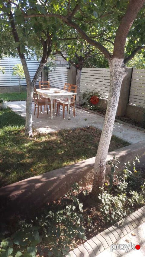 İcarəyə verilir 3 otaqlı həyət evi/bağ evi 60 m²