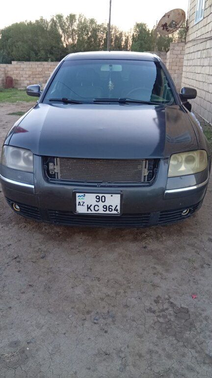 Volkswagen Passat, 1.8 L, 2001 il, 200 500 km — Salyan
