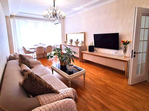 Satılır 3 otaqlı yeni tikili 110 m² — Bakı