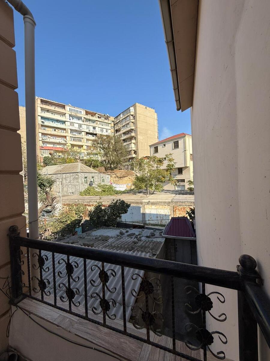 Satılır 3 otaqlı həyət evi/bağ evi 120 m² — Ev, villa, Bakı (2)