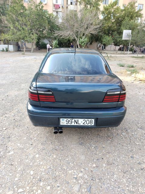 Opel Omega B sedan - Kuzov: 4 qapılı sedan, tünd yaşıl rəng — Sanqaçal