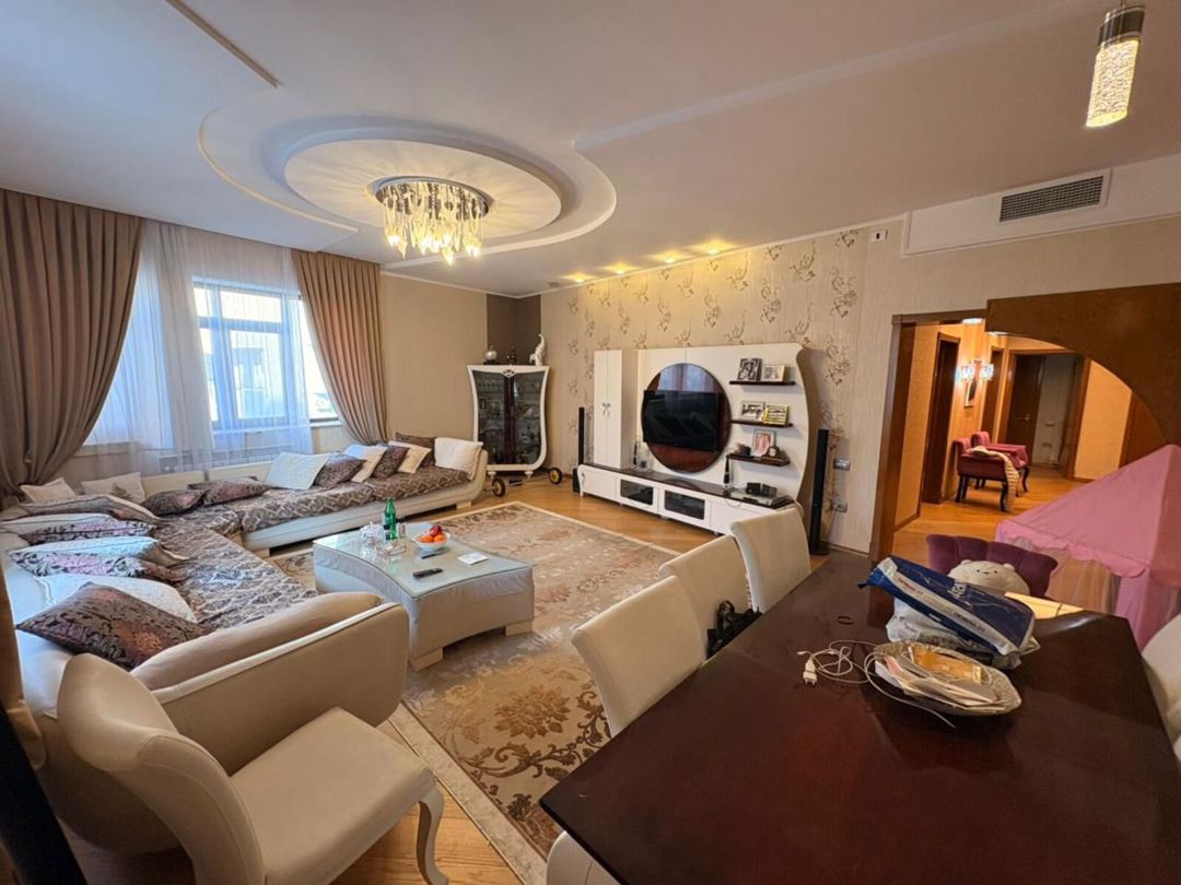 Satılır 4 otaqlı yeni tikili 170 m² — Mənzil, Bakı (2)