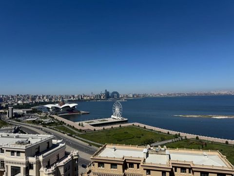 Satılır 4 otaqlı yeni tikili 175 m² — Bakı