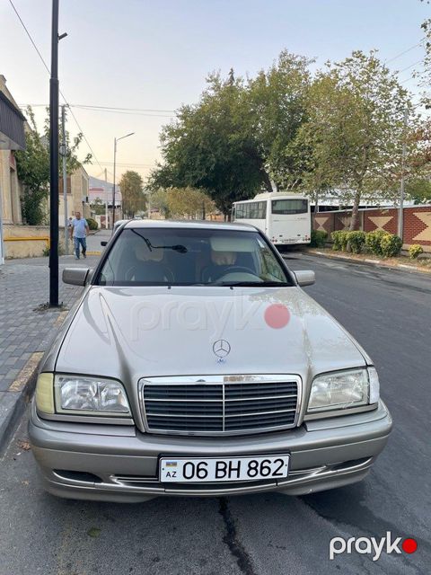 Mercedes C 180, 1.8 L, 1998 il, 250 000 km