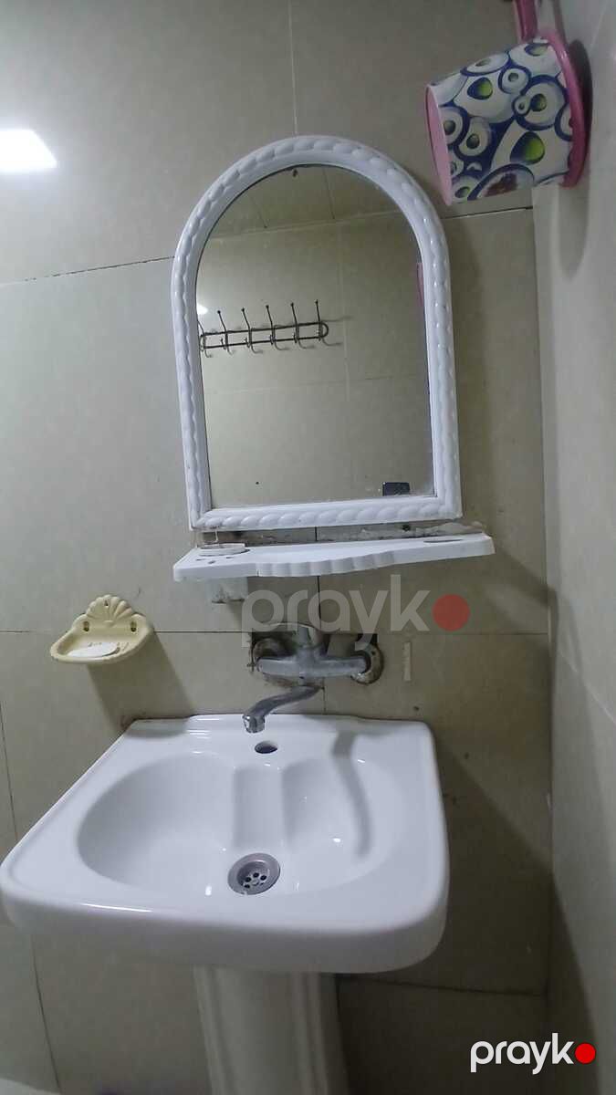 İcarəyə verilir 5 otaqlı köhnə tikili 100 m² — Mənzil, Bakı (12)