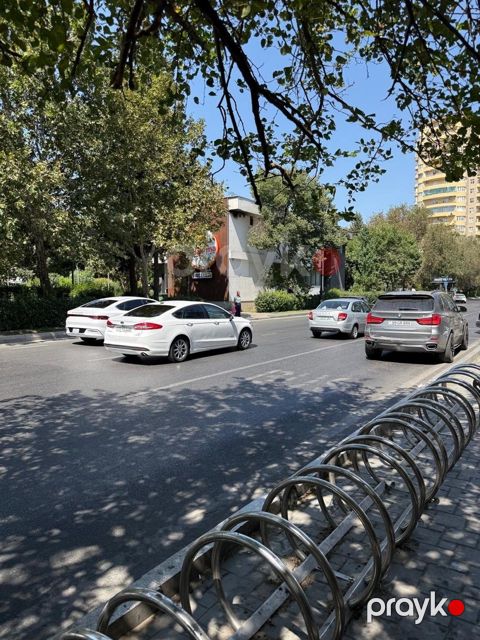 İcarəyə verilir 4 otaqlı ofis 170 m²