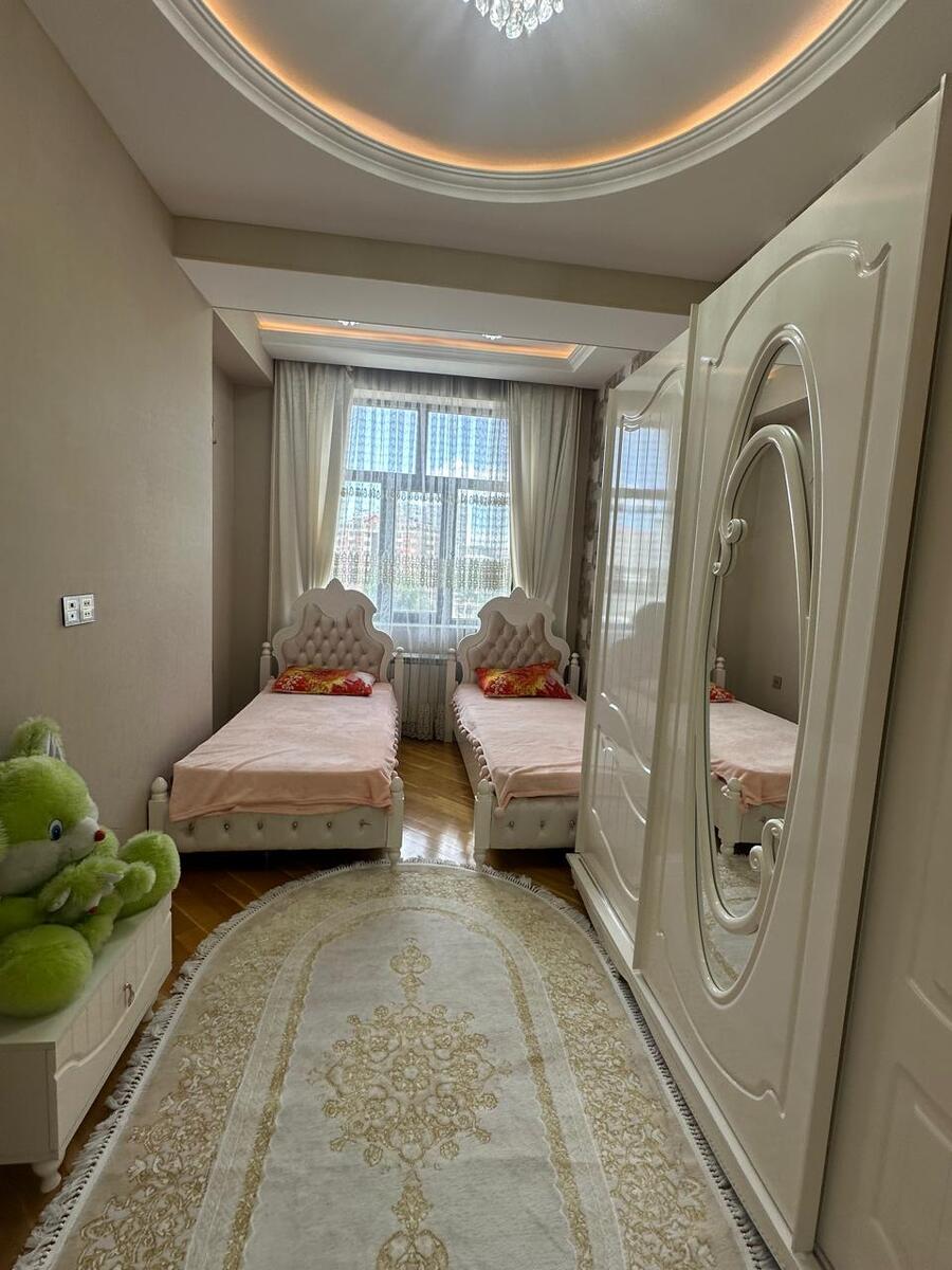 Satılır 4 otaqlı yeni tikili 130 m² — Mənzil, Bakı (10)
