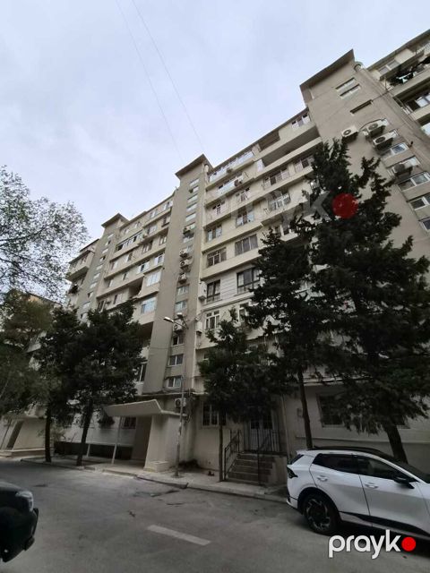 Satılır 4 otaqlı köhnə tikili 115 m²
