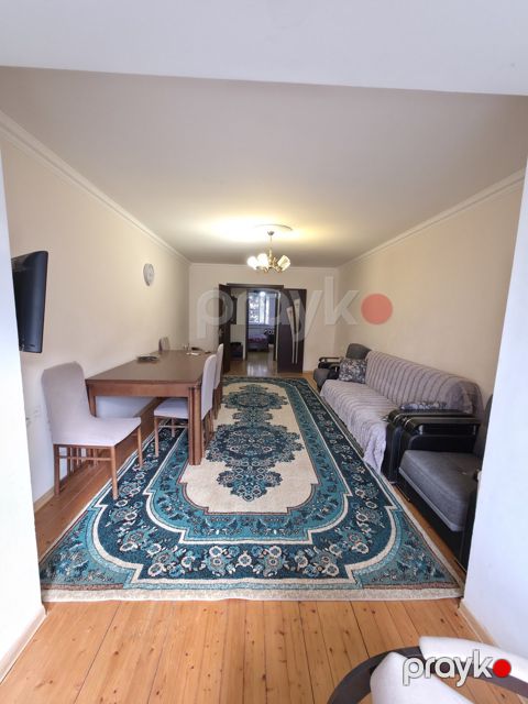Satılır 3 otaqlı köhnə tikili 85 m²
