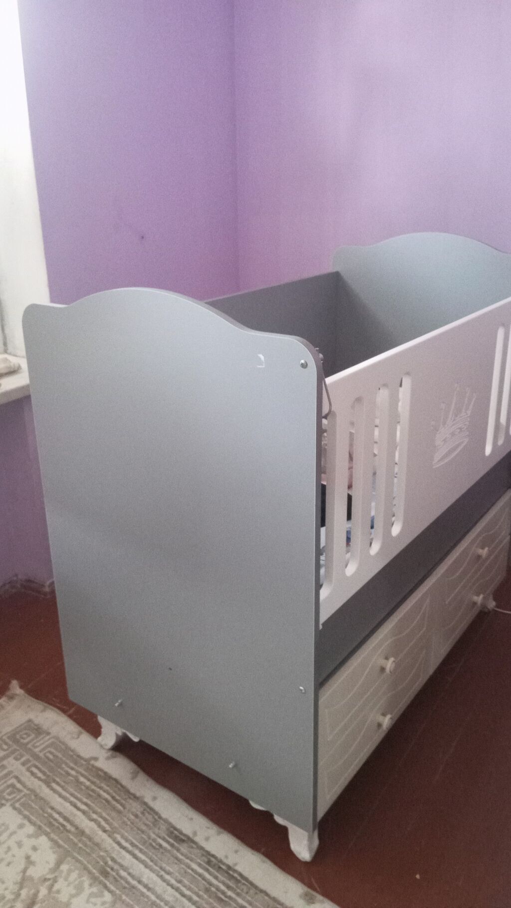 Uşaq beşiyi – taxta konstruksiyalı, boz-ağ rəng gamında - Model: yan — Mebel, Füzuli (2)