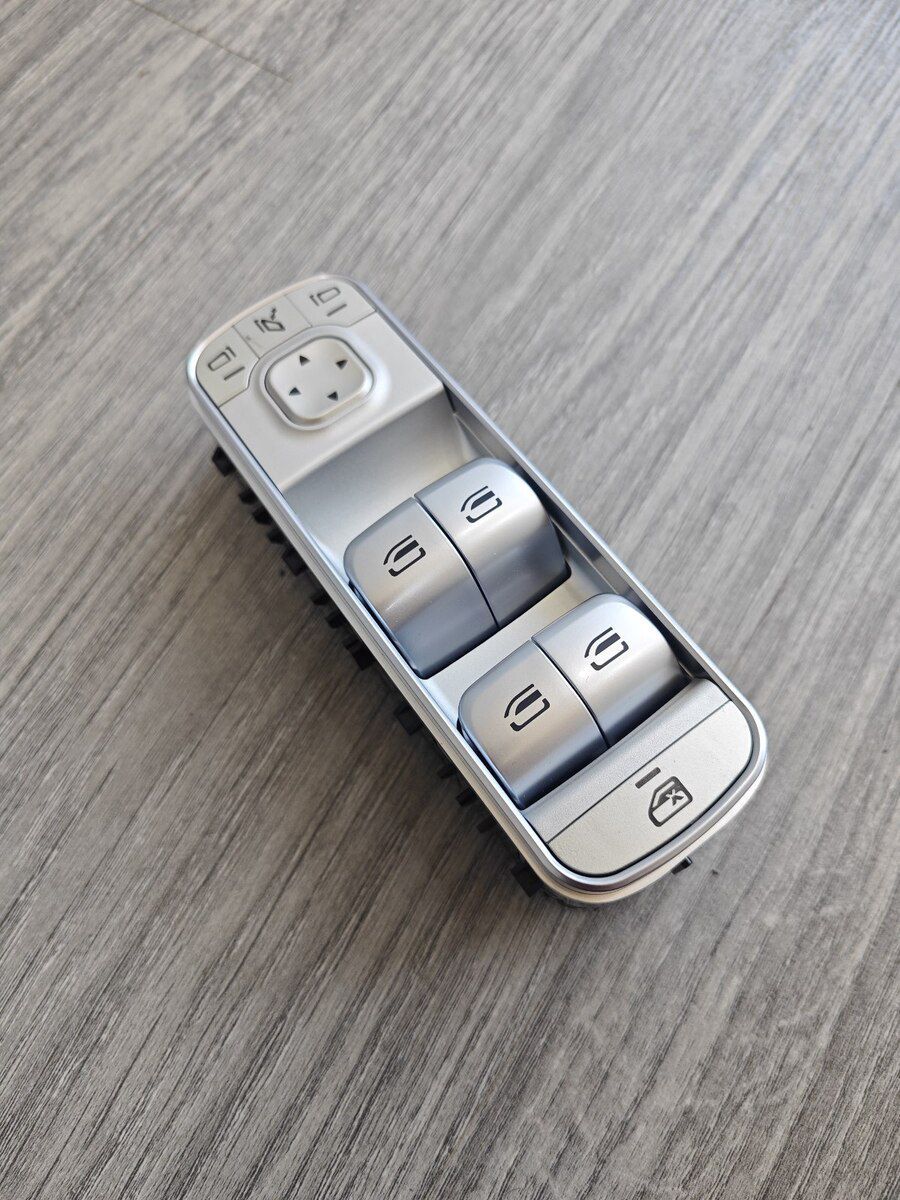Mercedes W167, X167, GLS, GLE şüşəqaldıran knopka — Ehtiyat hissələri və aksesuarlar, Bakı