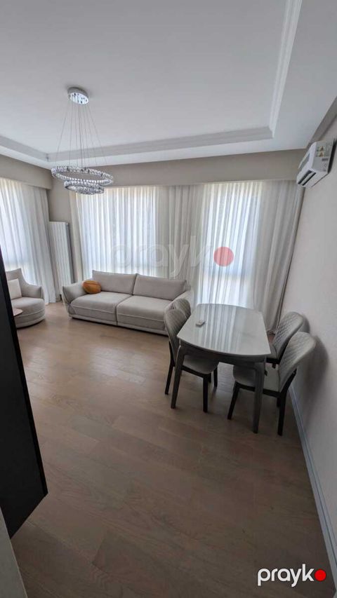İcarəyə verilir 3 otaqlı yeni tikili 130 m²