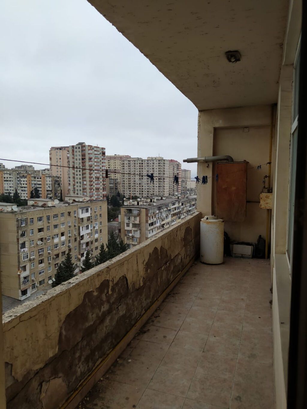 Nəsimi metrosuna piyada 8-9 dəqiqəlik məsafədə olan mənzil kirayə — Daşınmaz əmlak, Bakı (7)