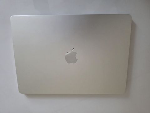 Apple MacBook Air 15" M2 / 8GB / 256GB — Bakı