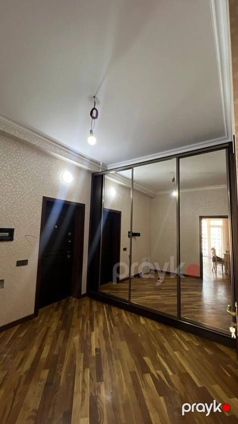 İcarəyə verilir 3 otaqlı yeni tikili 150 m²