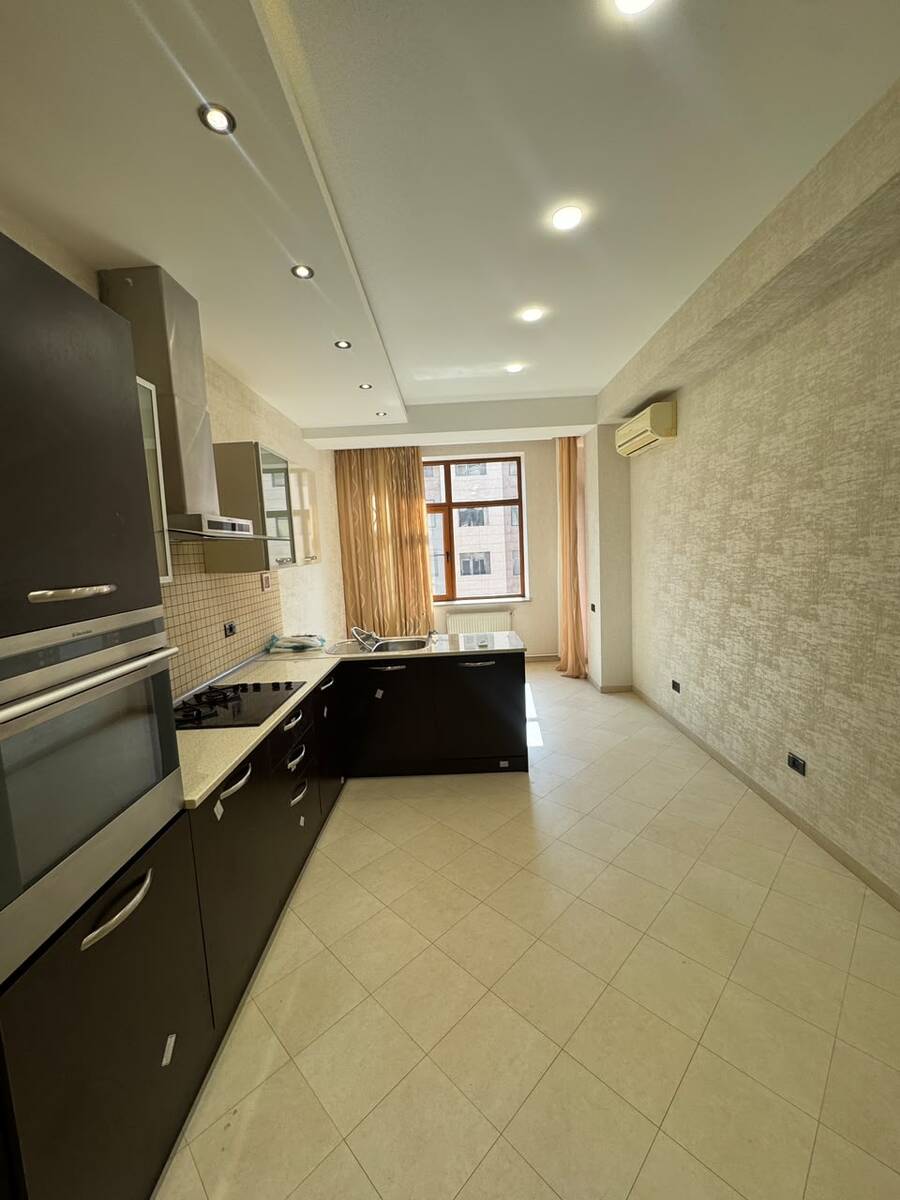 Satılır 4 otaqlı yeni tikili 245 m² — Mənzil, Bakı (11)