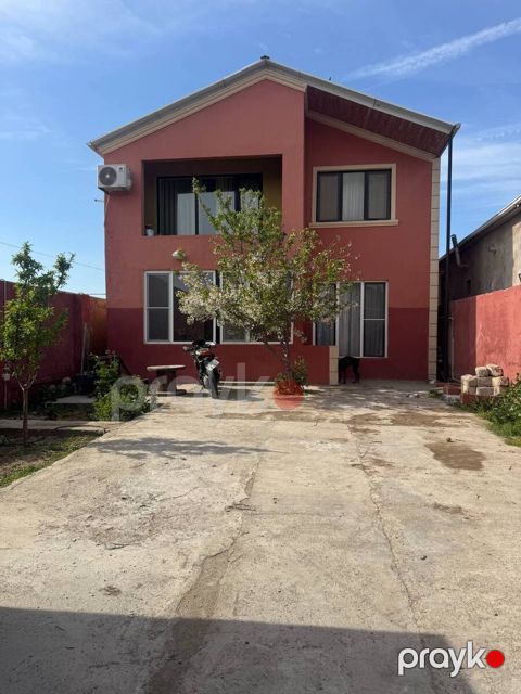 Satılır 4 otaqlı həyət evi/bağ evi 140 m²