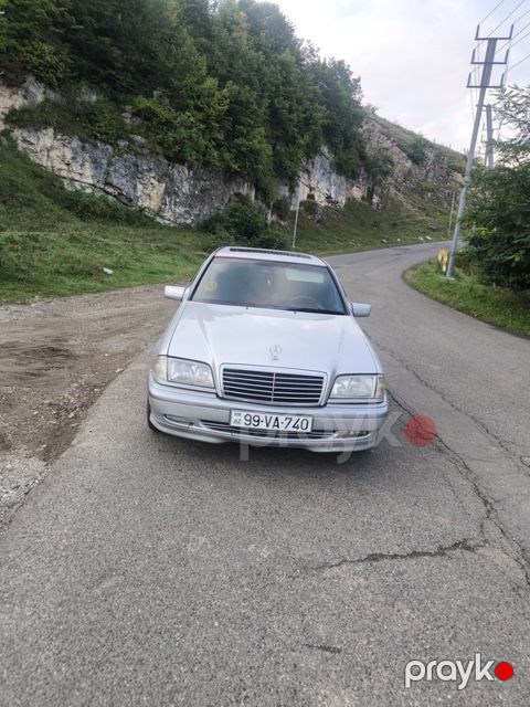 Mercedes C 200, 2.0 L, 2000 il, 300 000 km