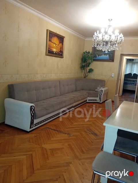 Satılır 3 otaqlı köhnə tikili 90 m² — Bakı