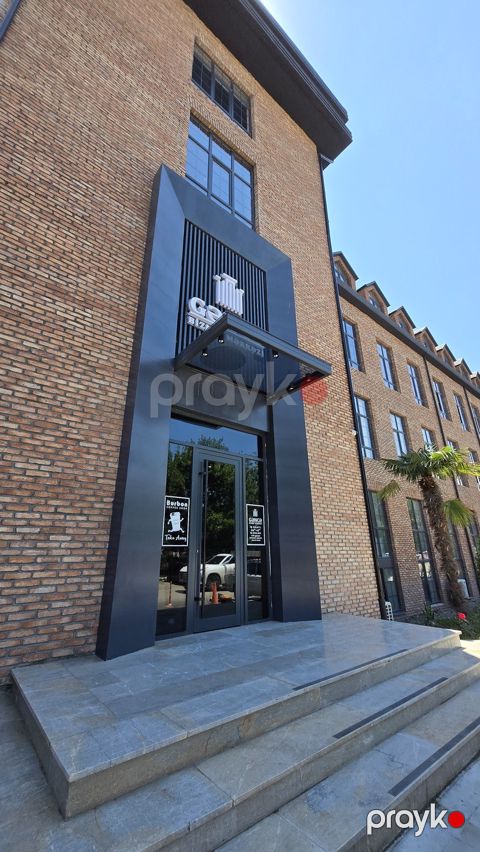 İcarəyə verilir 3 otaqlı ofis 90 m²