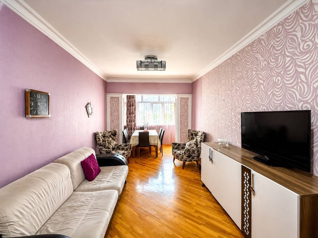 Satılır 4 otaqlı köhnə tikili 110 m² — Mənzil, Bakı (2)