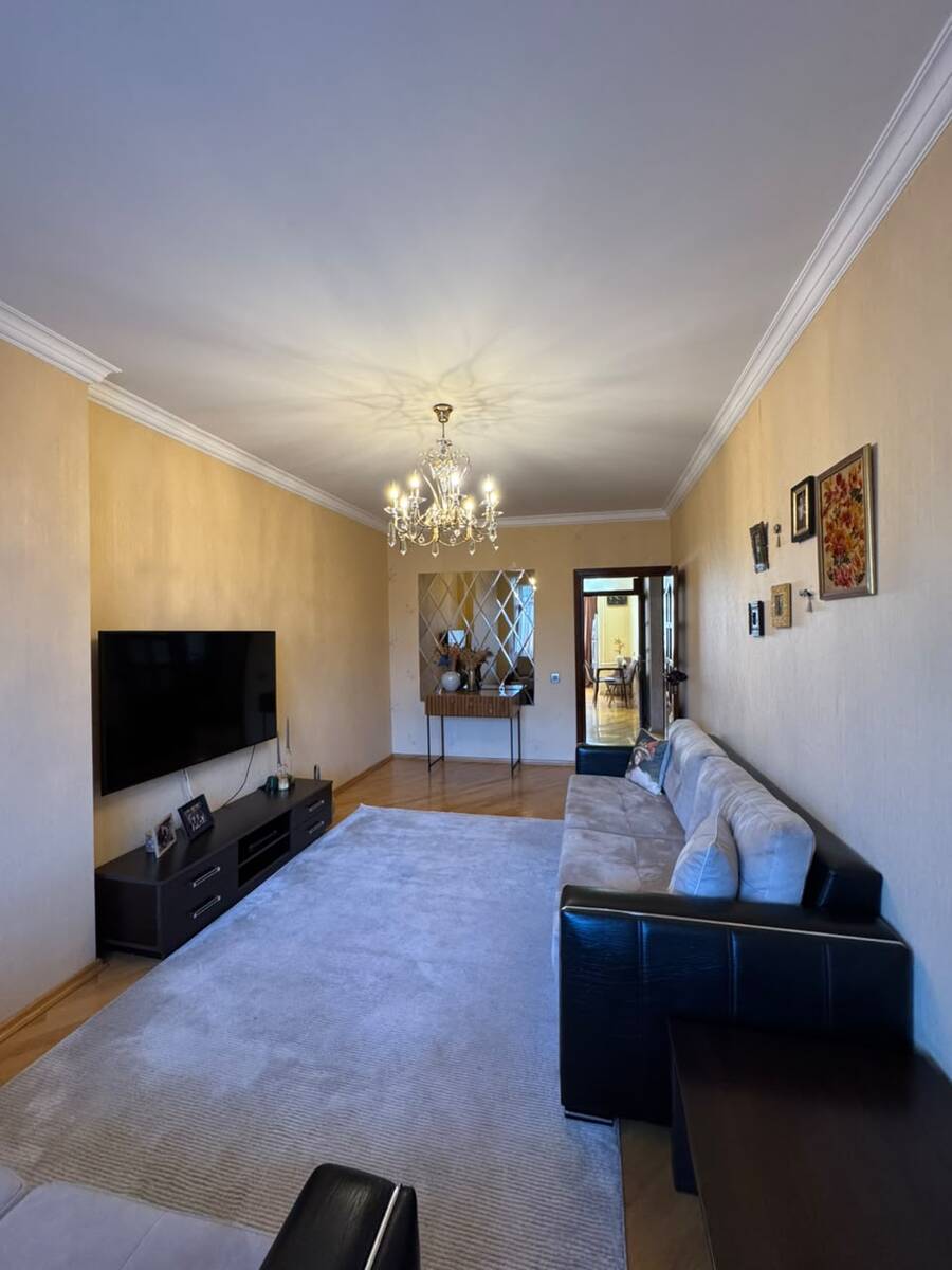 Satılır 4 otaqlı köhnə tikili 98 m² — Mənzil, Bakı (3)