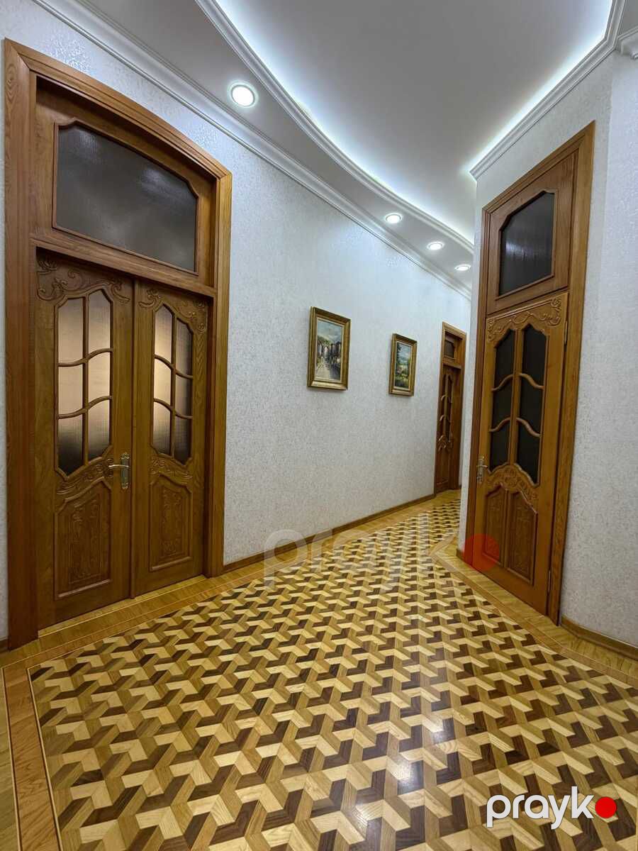 Satılır 7 otaqlı köhnə tikili 435 m² — Mənzil, Bakı (12)
