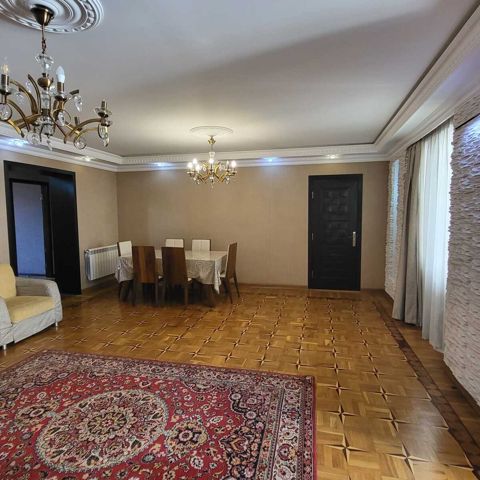Satılır 4 otaqlı köhnə tikili 110 m² — Bakı