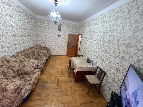 Satılır 3 otaqlı köhnə tikili 80 m² — Bakı