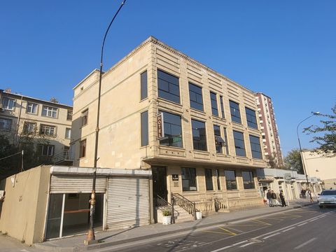 Satılır obyekt 950 m² — Bakı
