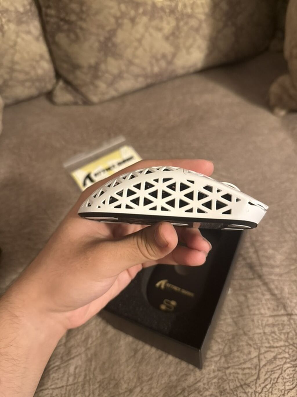 Attack Shark R5 Ultra oyun siçanı Xüsusiyyətlər: - Sensor: PAW3395 — Elektronika, Digah (5)