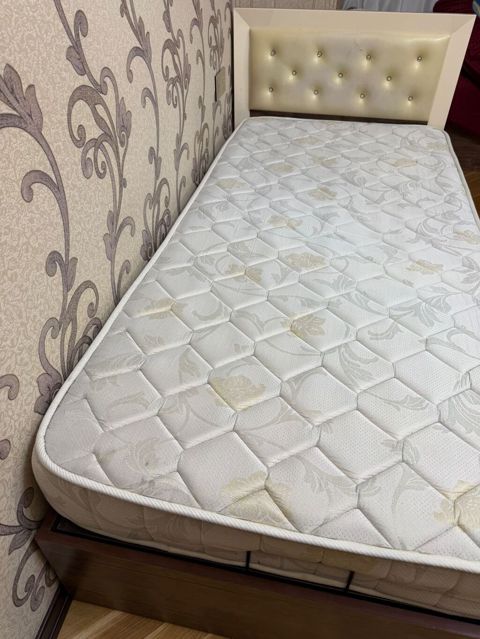 İşlənmiş, Təknəfərlik çarpayı, Bazasız, Matras ilə, Siyirməli — Bakı