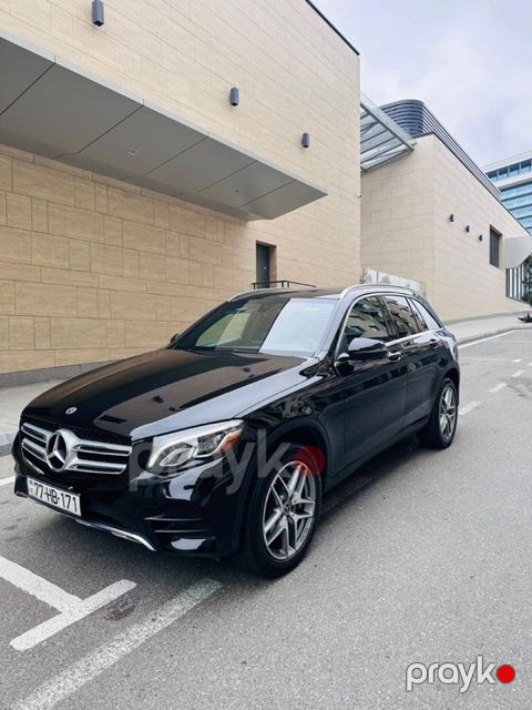 Mercedes GLC 300 4MATIC, 2.0 L, 2018 il, 82 000 km