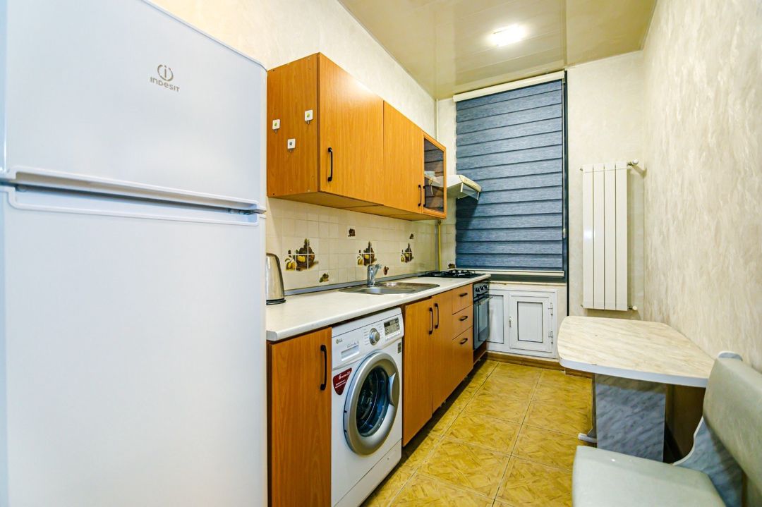 İcarəyə verilir 3 otaqlı köhnə tikili 81 m² — Mənzil, Bakı (2)