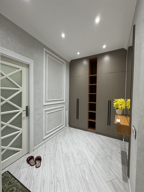 Satılır 2 otaqlı köhnə tikili 60 m² — Bakı