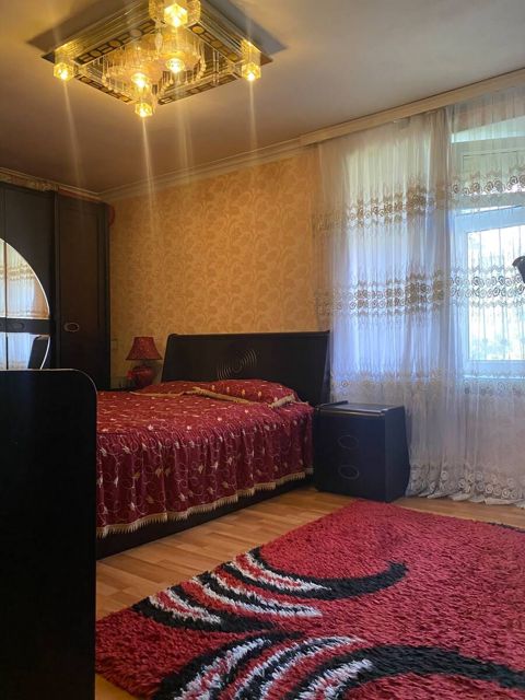 İcarəyə verilir 2 otaqlı köhnə tikili 70 m² — Bakı