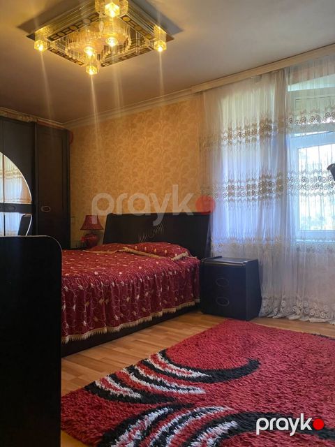 İcarəyə verilir 2 otaqlı köhnə tikili 70 m²