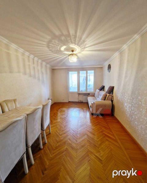 Satılır 2 otaqlı köhnə tikili 50 m²