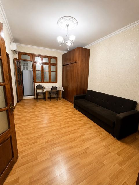 Satılır 2 otaqlı köhnə tikili 47 m² — Bakı