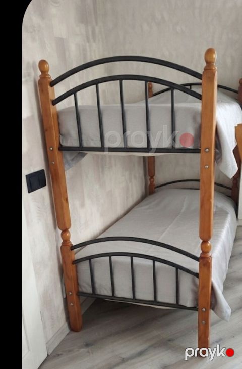 Ikinciel. Pillekensizdir. Matras dik var
