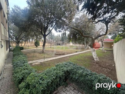 Satılır 5 otaqlı həyət evi/bağ evi 350 m²