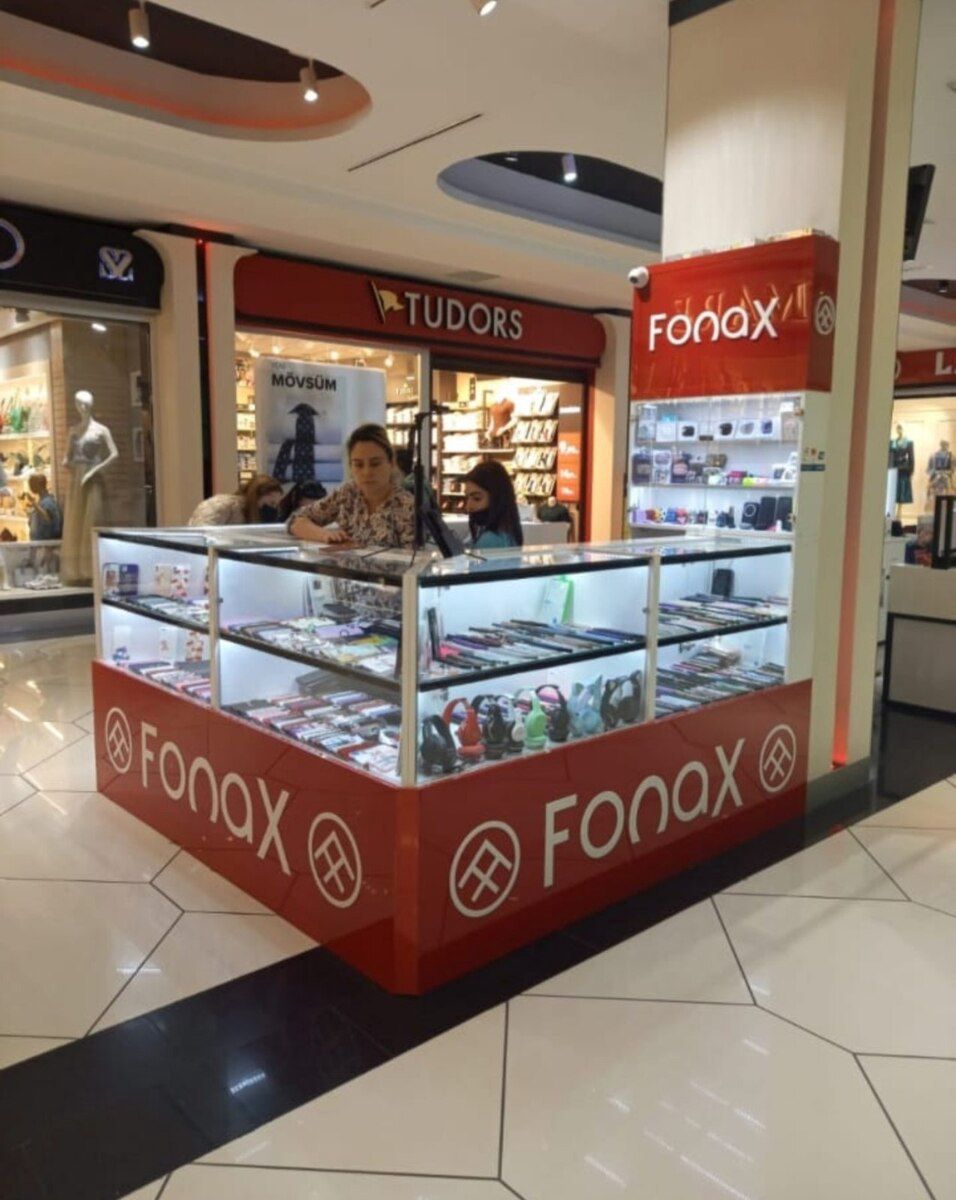 Telefon aksesuarı vitrinləri — Biznes və avadanlıq, Bakı (2)