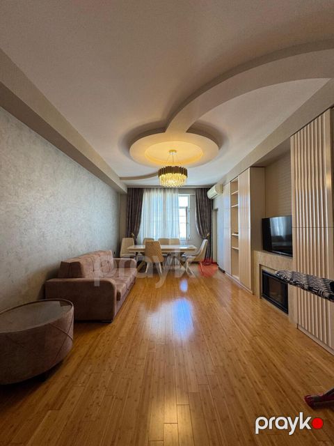 İcarəyə verilir 3 otaqlı yeni tikili 140 m²