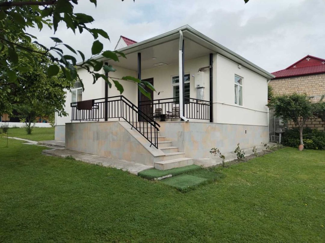 İcarəyə verilir 2 otaqlı həyət evi/bağ evi 85 m² — Ev, villa, Qəbələ (2)