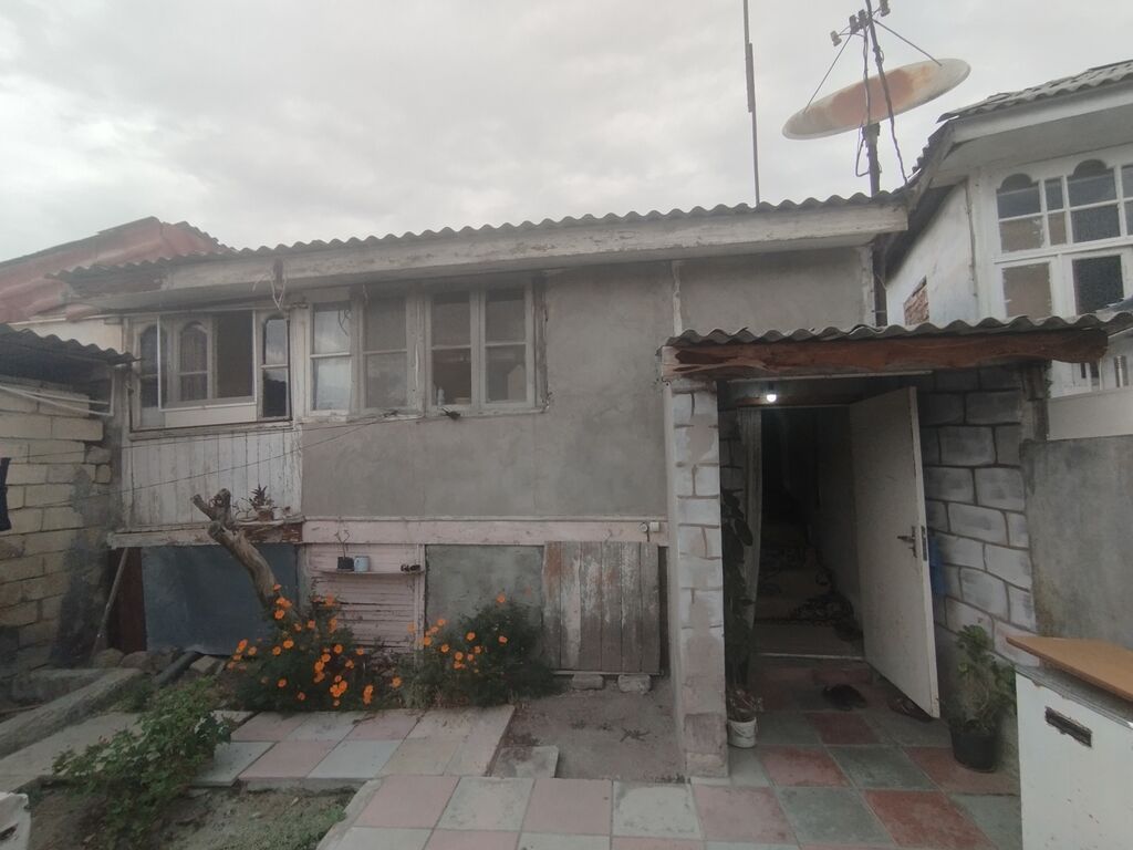 Həyətyanı sahəsi olan yaşayış evi - Darvazalı, hasarlı torpaq sahəsi — Daşınmaz əmlak, Salyan (4)
