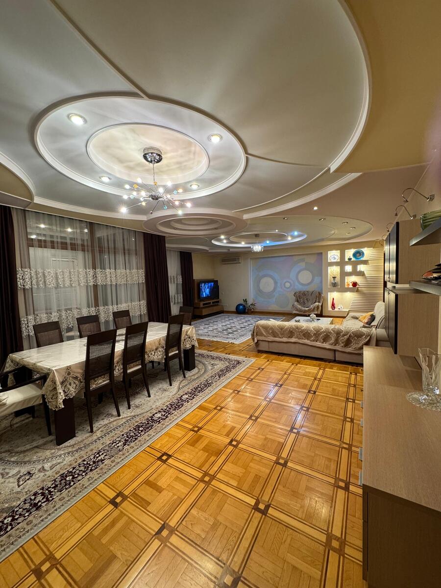 Satılır 5 otaqlı yeni tikili 245 m² — Mənzil, Bakı