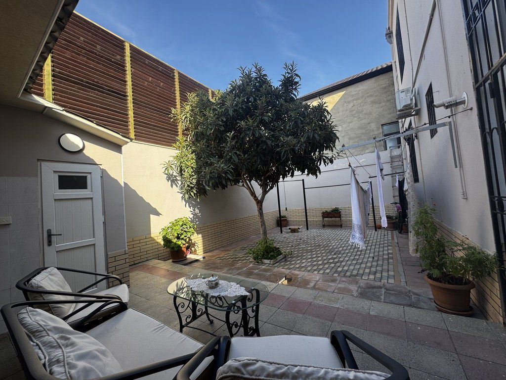 Satılır 6 otaqlı həyət evi/bağ evi 250 m² — Ev, villa, Bakı (3)