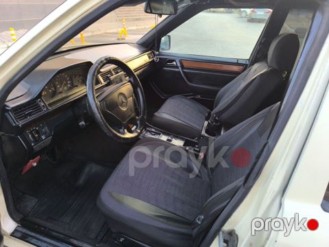 Mercedes-Benz E 250: 2.5 l 1994 il Sedan