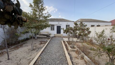 Satılır 2 otaqlı həyət evi/bağ evi 60 m² — Bakı